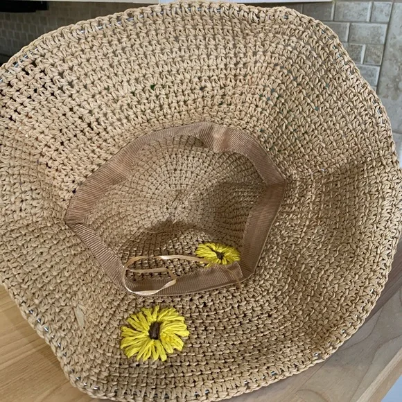 Khaki Flower Decor Straw Hat - Picture 9 of 11